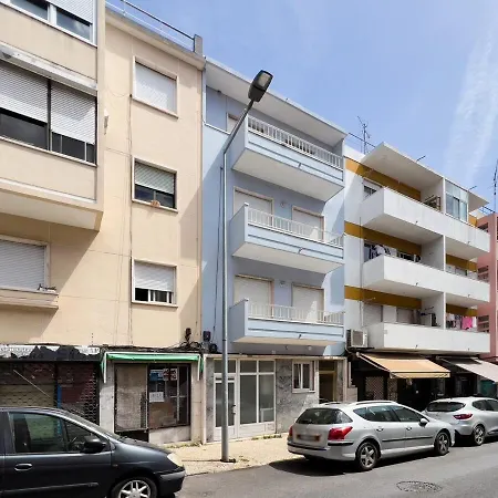 Olaias 2 Andar - Olaias 2 Bed Near Metro 2 *