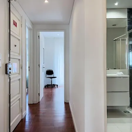 Lejlighed Olaias 2 Bed Near Metro 2