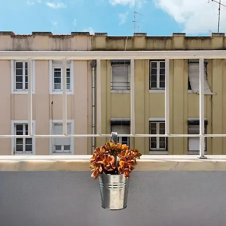 Lejlighed Olaias 2 Bed Near Metro 2